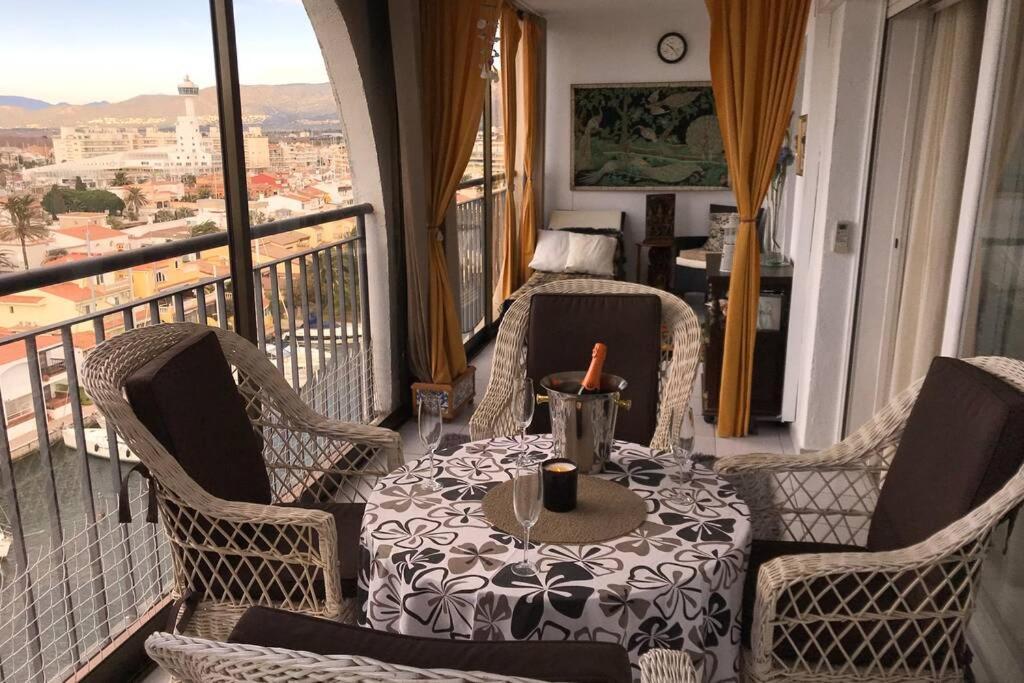 Lux Apt 1Er Ligne Mer!Grande Terrasse Vue Superbe! Empuriabrava Εξωτερικό φωτογραφία
